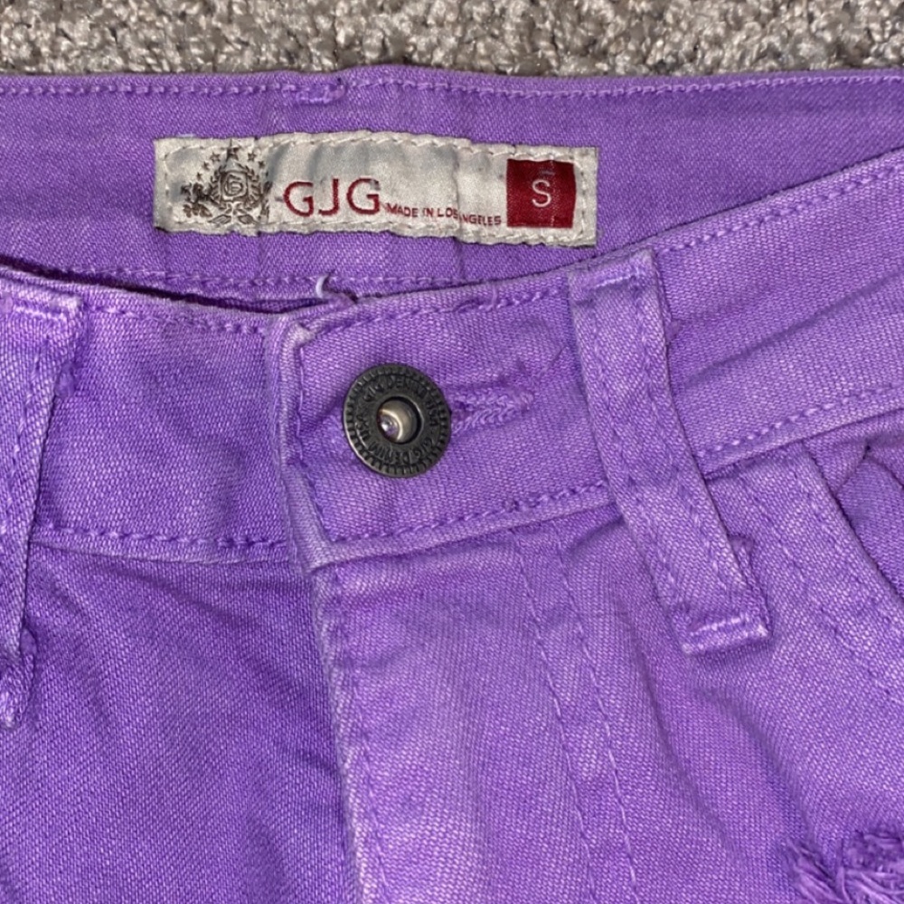 Shorts - Picture 2 of 4